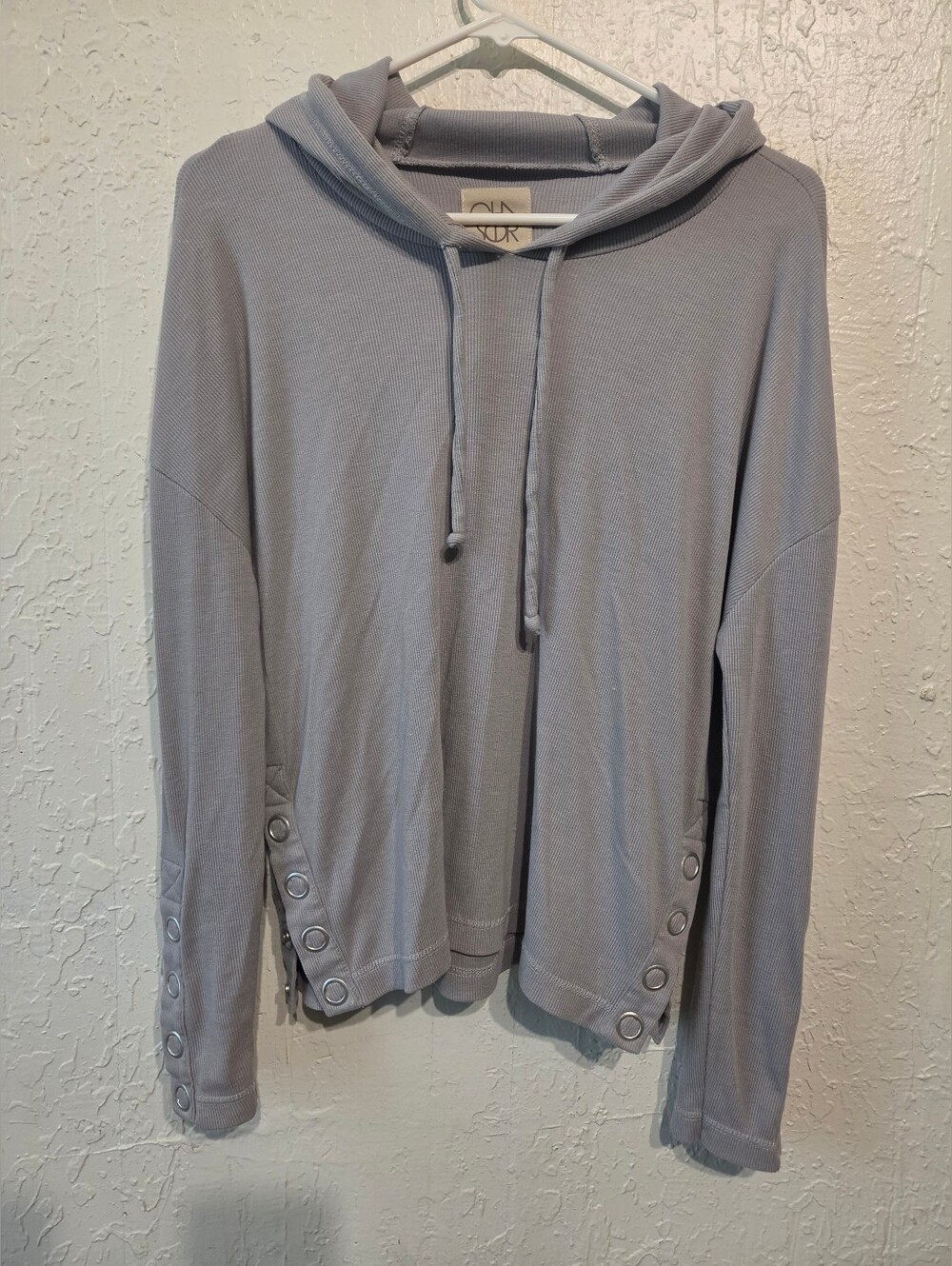 Chaser Ribbed Side & Sleeve Grommet Hooded Pullover NWOT Sz S